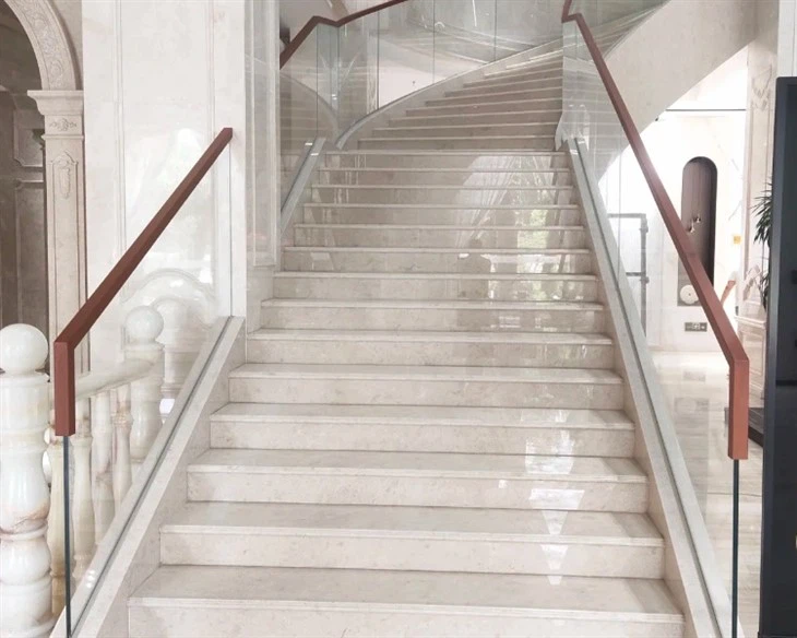 Altman Beige Marble stair